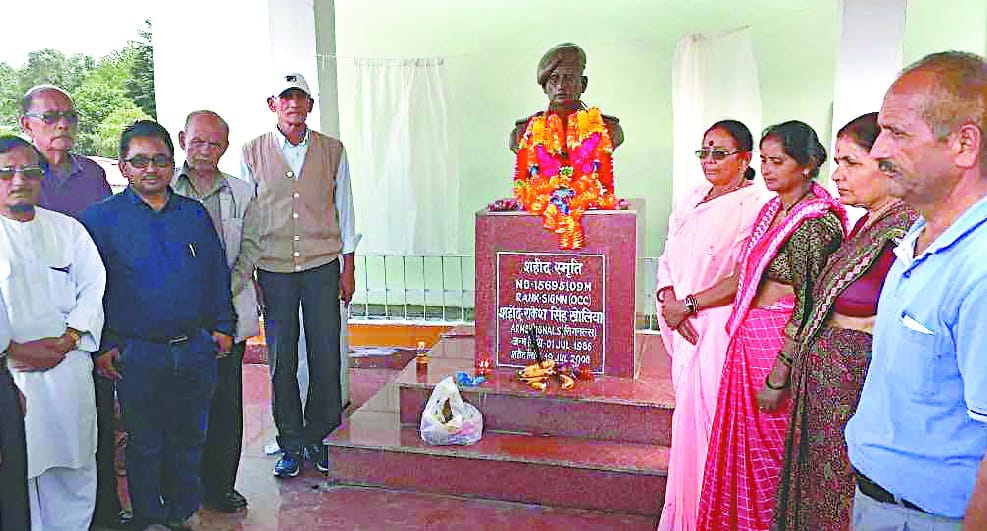 Unveiling the statue of Shaheed Rakesh Khaliya
