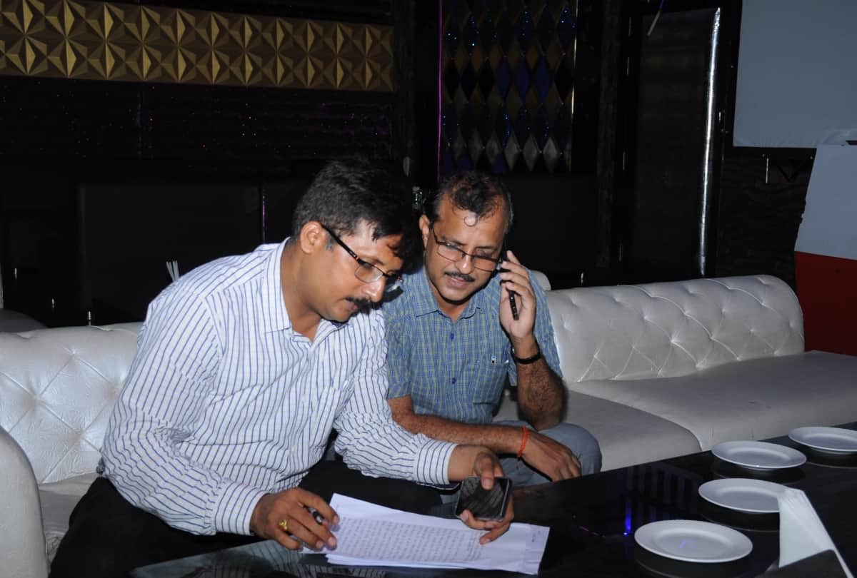 police and excise department raid on ramala club of lucknow 