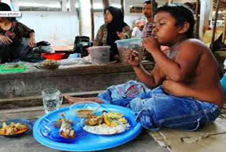 Story of a two years old baby who smoke forty cigarettes in a single day 