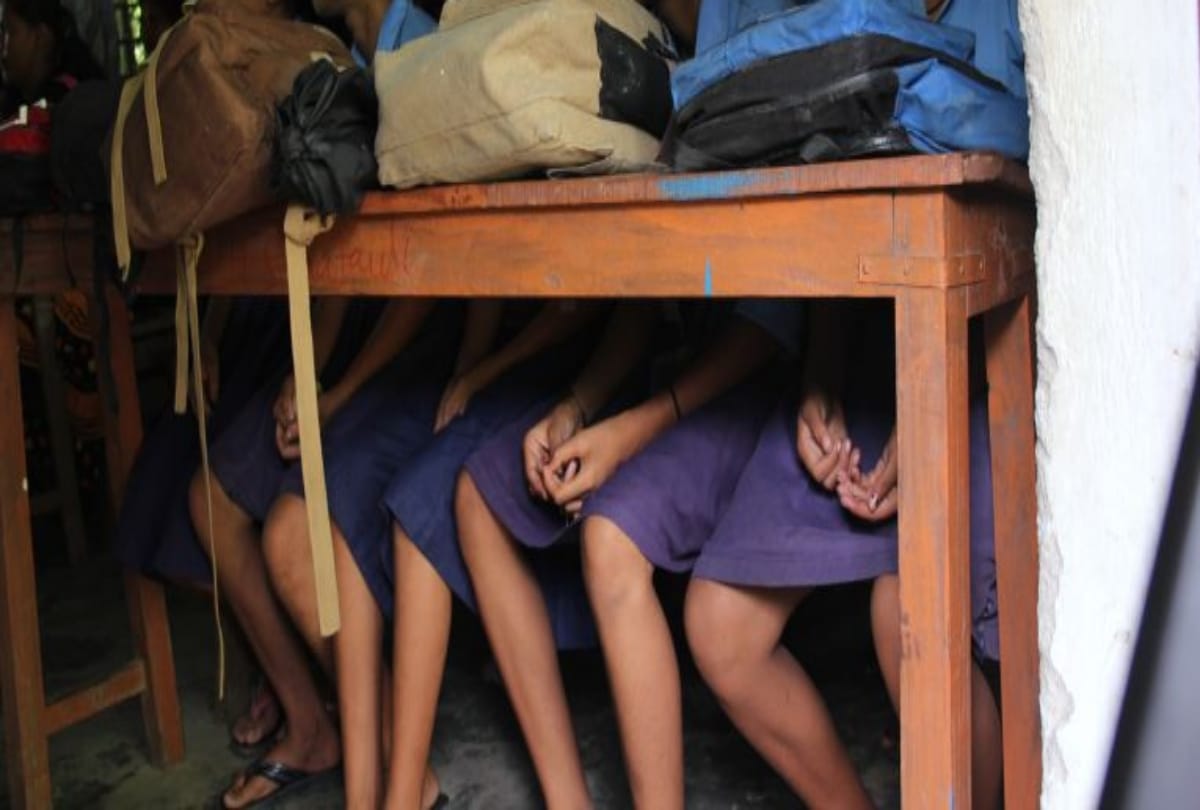 A girl student caught drinking alcohol in school at Jalandhar