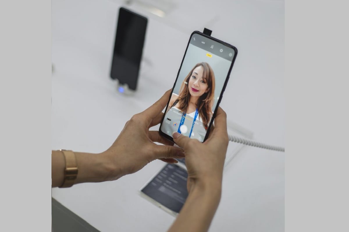 Vivo Nex Launched In India With In Display Fingerprint Sensor, Pop Up Camera, price and features