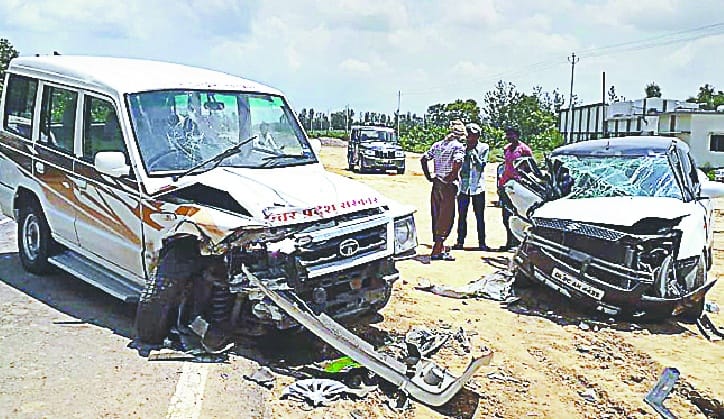 Two cars collide on highway, five injured