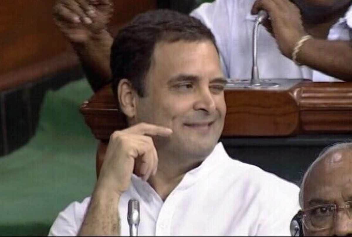 rahul gandhi winks after hugging narendra modi internet users compare with priya prakash