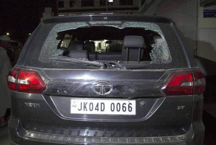 jammu kashmir police asked help of locals to catch the killers of senior journalist shujaat bukhari