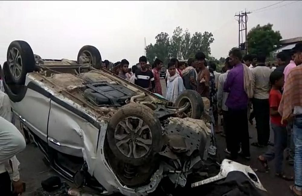 सड़क हादसे में एक की मौत, तीन लोग घायल