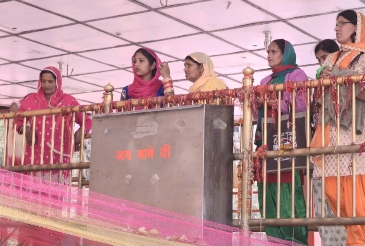 woman not to allowed paid obeisance in baba balak nath temple deotsidh himachal pradesh