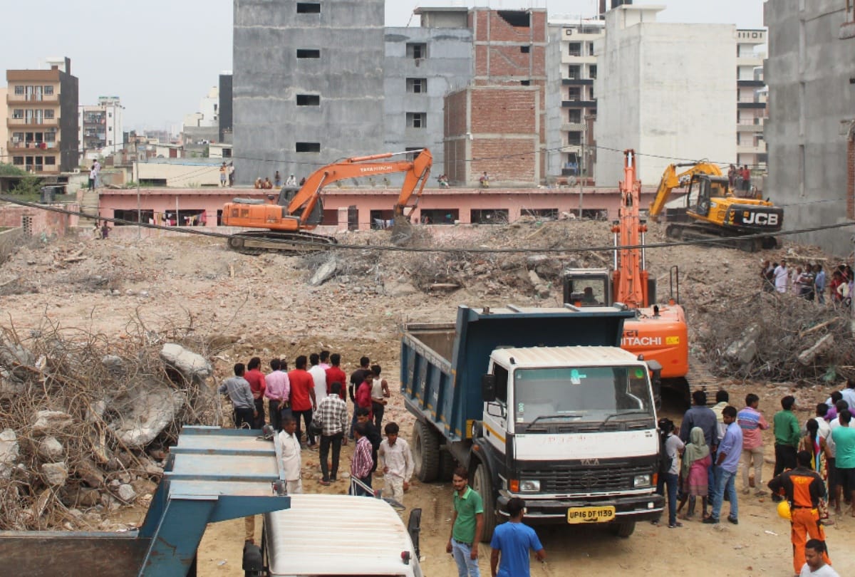 Another building on the way of falling in Shahberi, authority order to evacuate within 24 hours