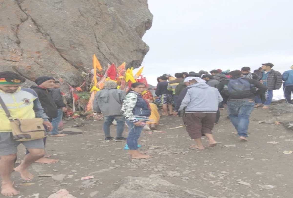 girl reached shrikhand mahadev by covering 64 km distance on Bare feet