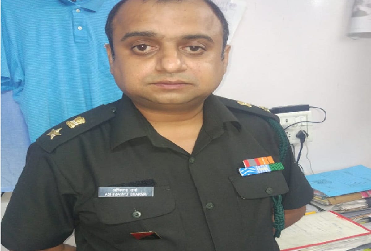Four arrested along with fake Colonel while trying to enter in Sena Bhawan