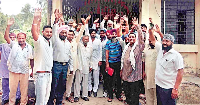 farmers protest on begamabad electric sub station