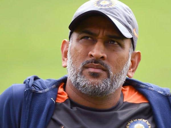 MS Dhoni shaved his white beard, new look will make you crazy