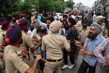 Congress councilor's son beating a man in house,he has dead today