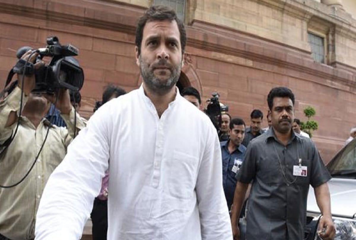 BJP MPs fears to hug with me: Rahul Gandhi 