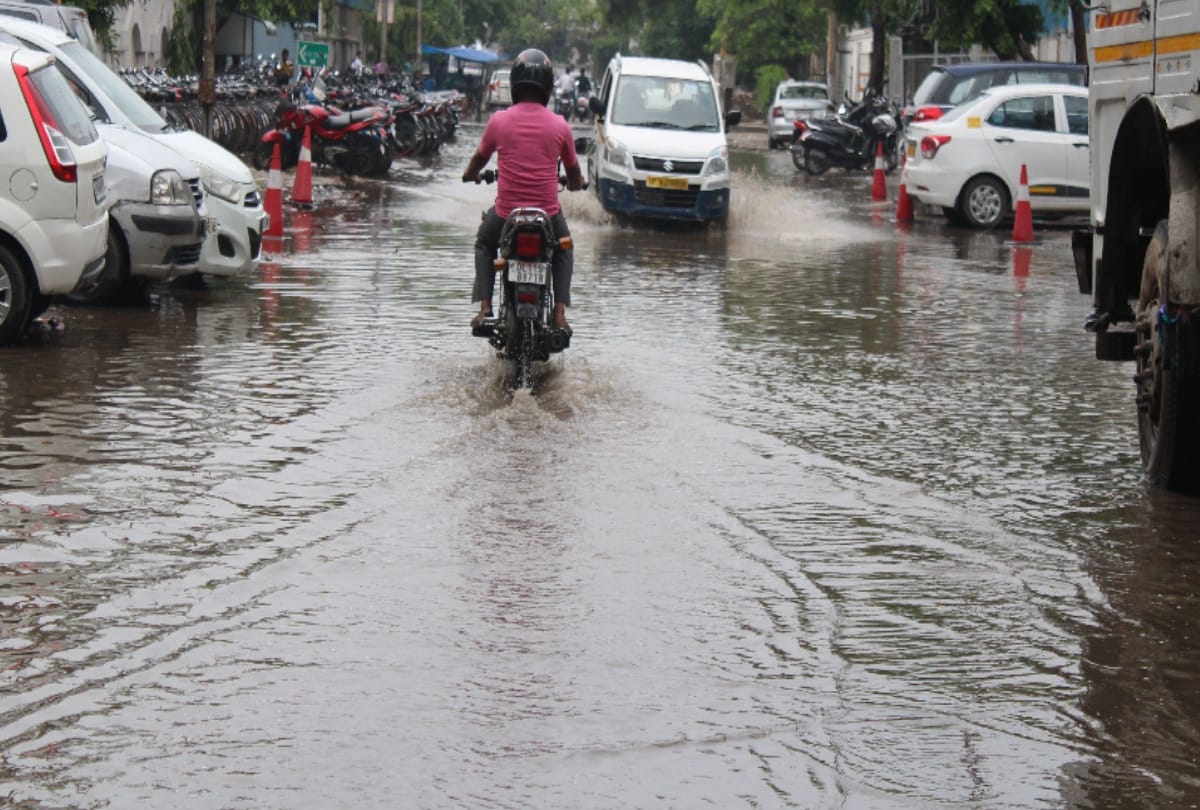 light rain in delhi ncr weather change