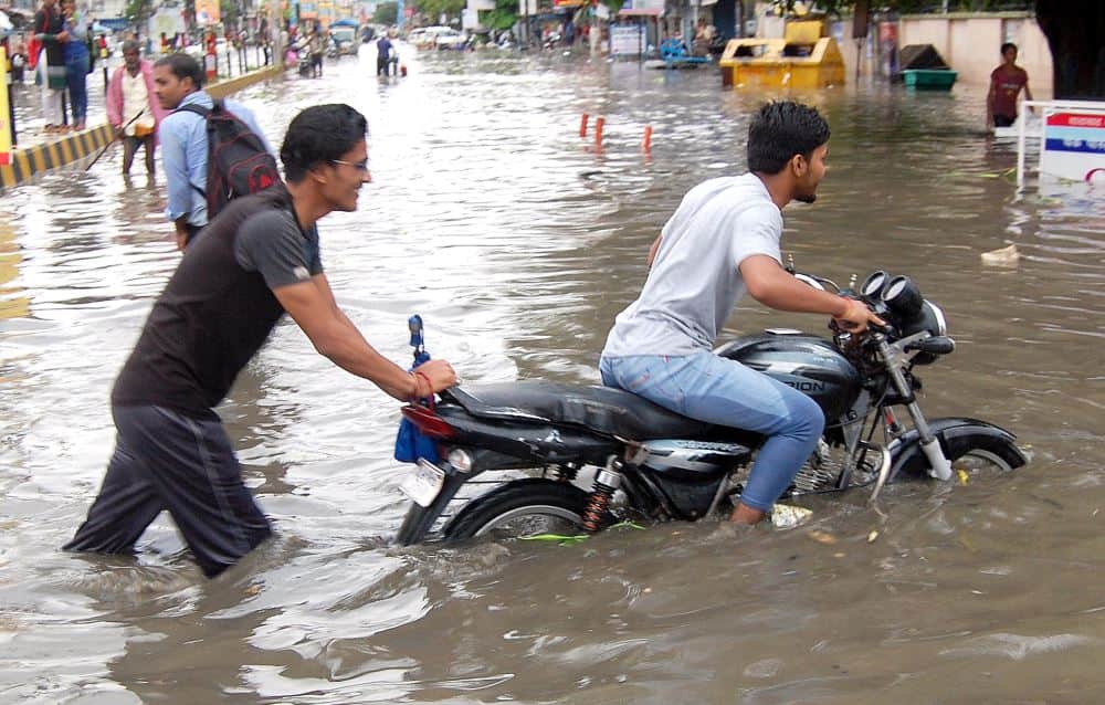 heavy rain in haridwar roads become lake