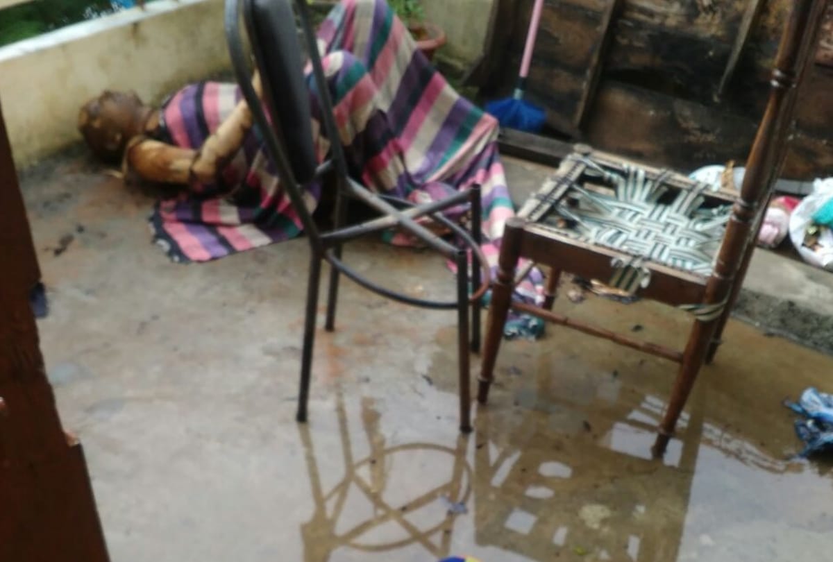 three people injured due to gas cylinder caught fire