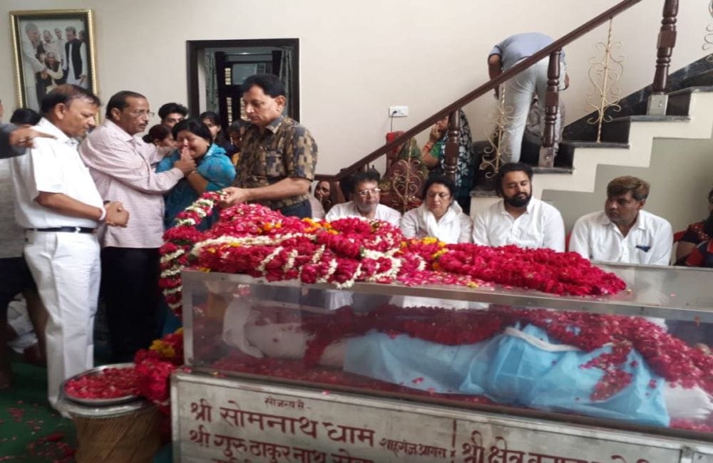 Padmashree Gopaldas Niraj dead body for last visit at Bulkeshwar in Agra