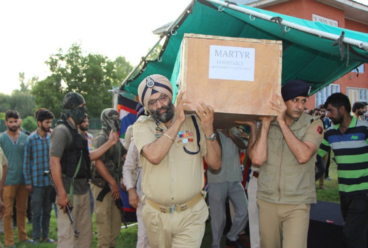 trainee constable kidnapped and murdered by militants in kulgama jammu kashmir
