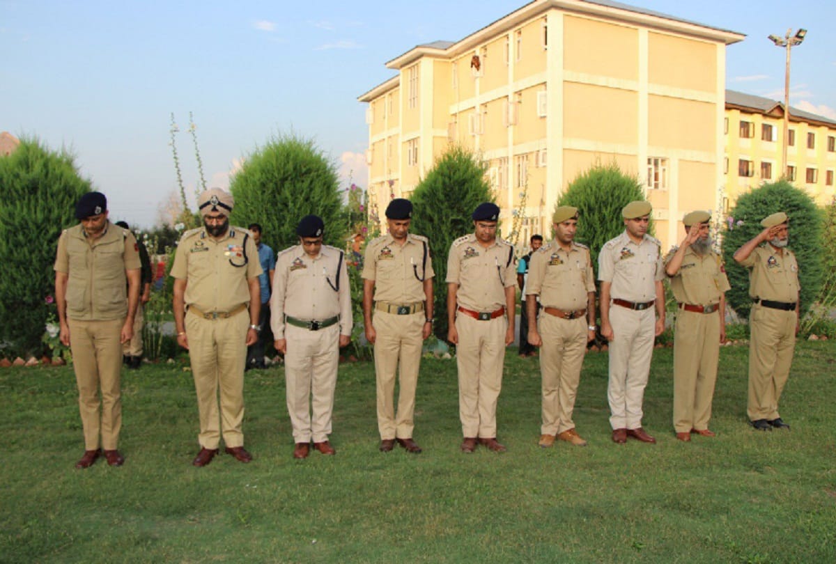 trainee constable kidnapped and murdered by militants in kulgama jammu kashmir