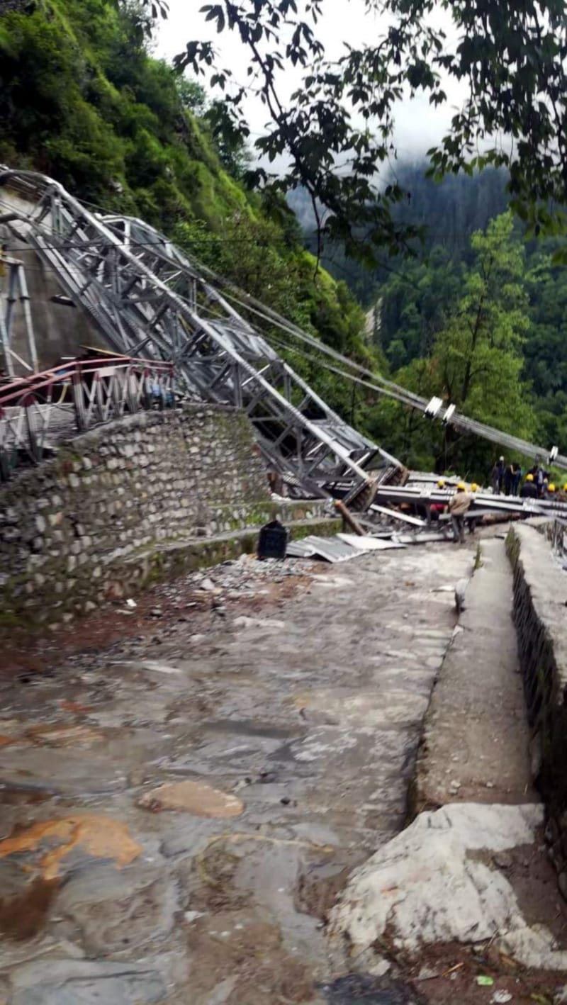 bridge broken in hemkund yatra route