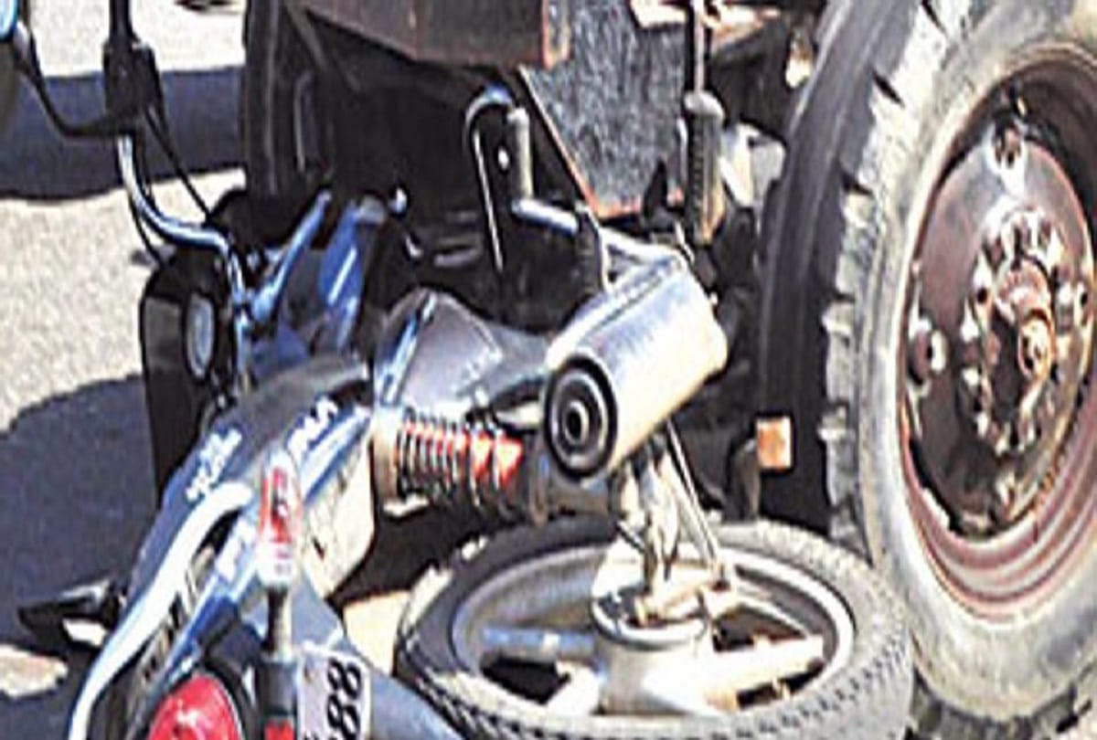 Bus hit bike on Mathura-Goverdhan road
