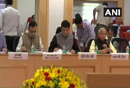 gst council meet today, gst on 30 items to become cheaper