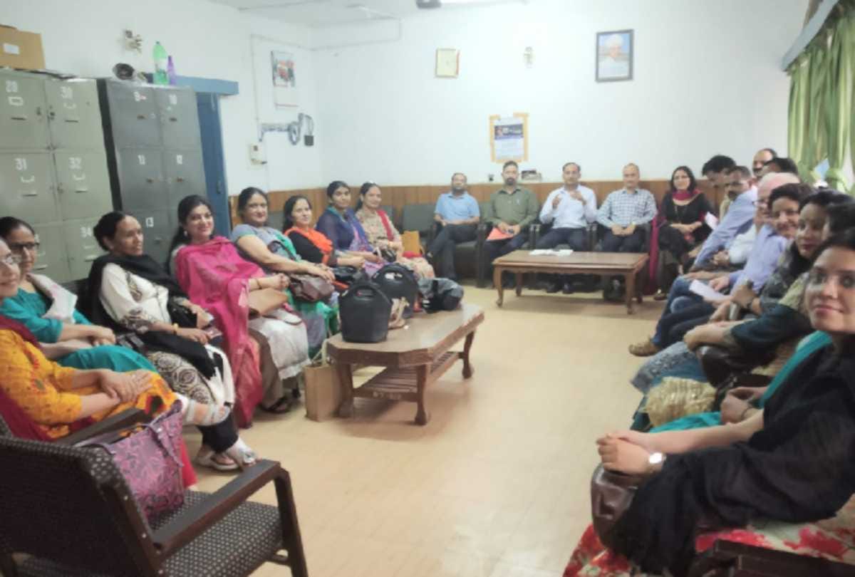Himachal govt College Professor Association meeting with education minister 