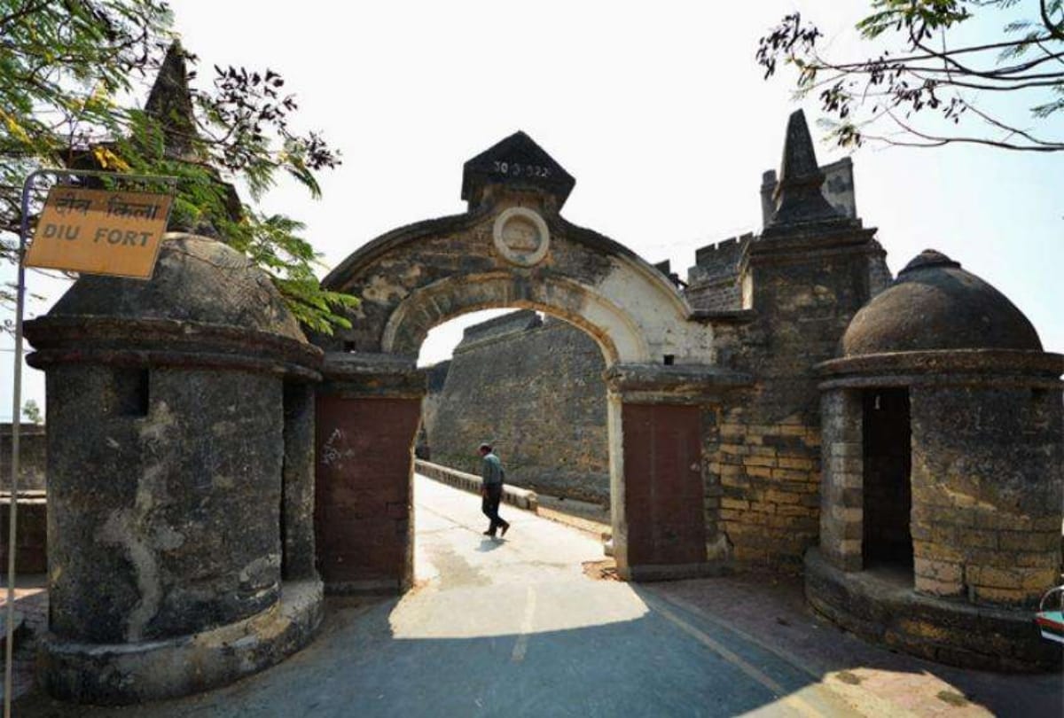 One prisoner in this jail at diu