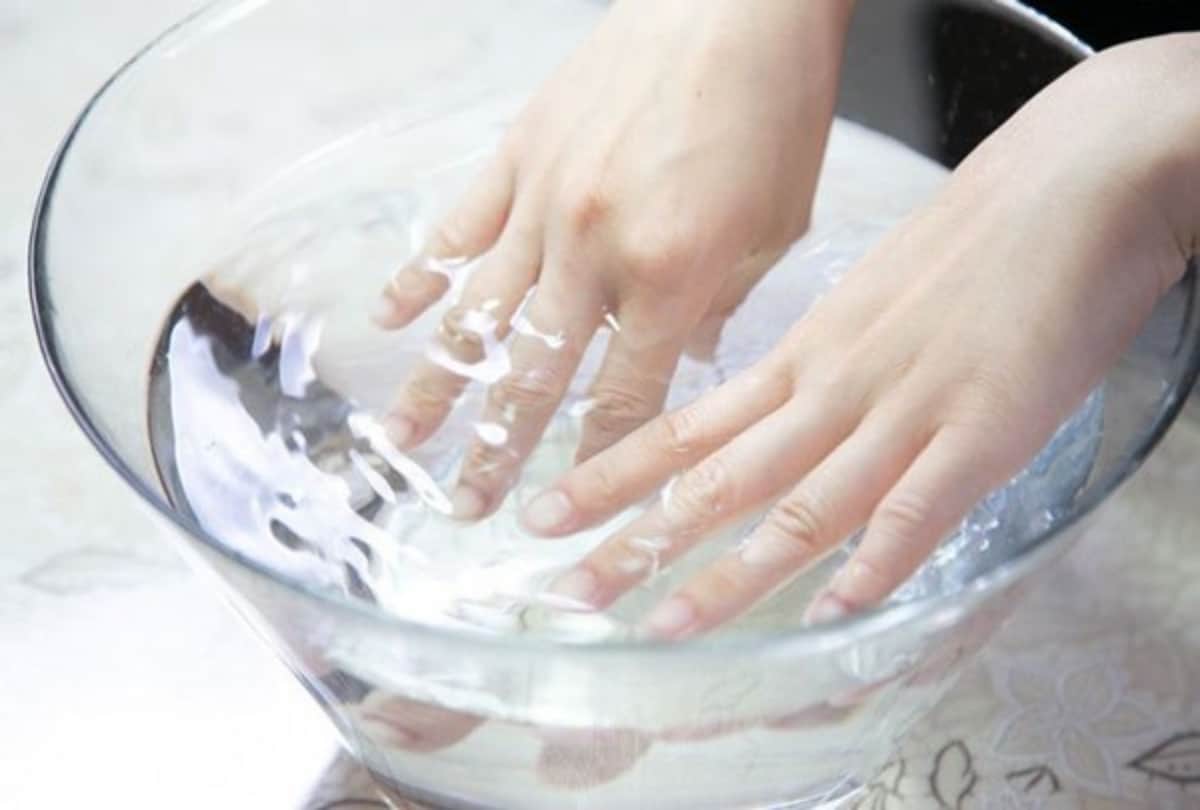 easy tips for manicure and pedicure at home like parlour