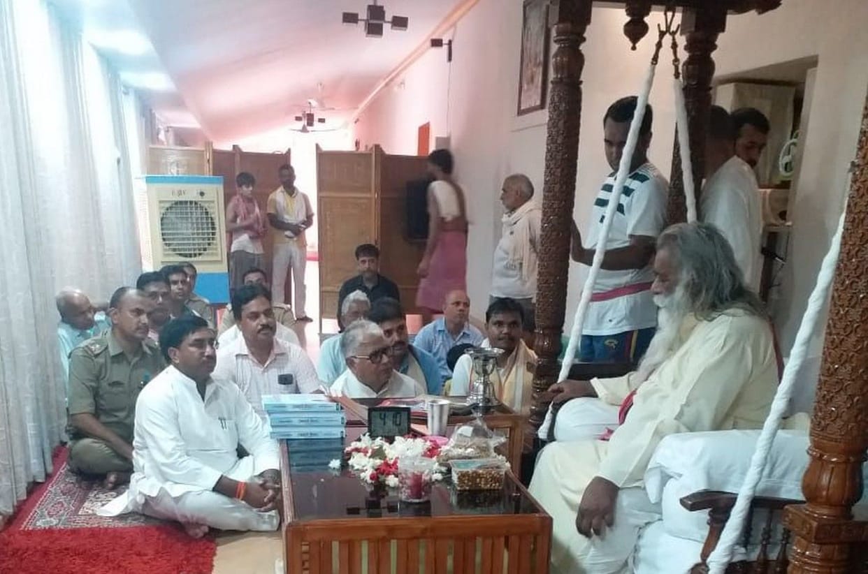 परमहंस आश्रम में साधु, संतो व भक्तों ने डाला डेरा