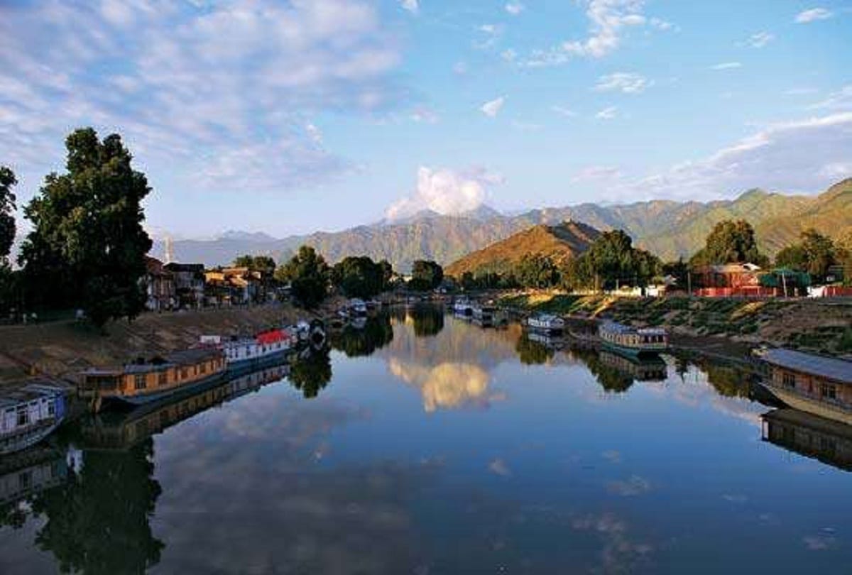 poland couple inspired by kashmir culture got remarried in srinagar on jhelum river bank