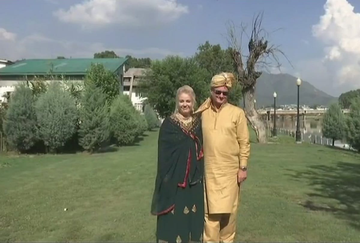 poland couple inspired by kashmir culture got remarried in srinagar on jhelum river bank