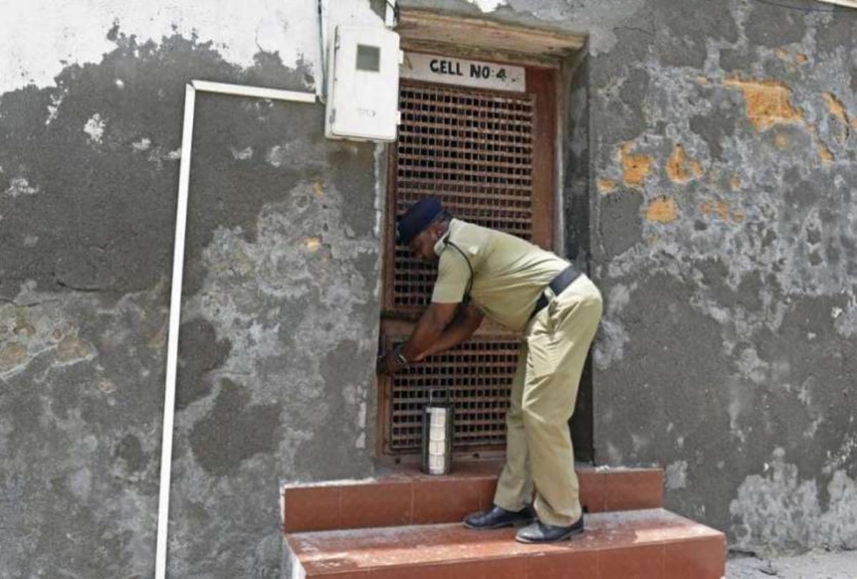 One prisoner in this jail at diu