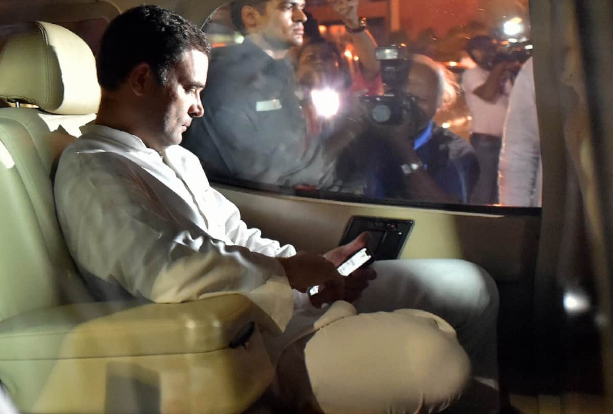 rahul gandhi winking habit is old he too winked during 2014 general election result press conference