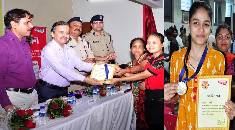 Amar Ujala bhavishya Jyothi honors ceremony, students of 10 and 12 were honored