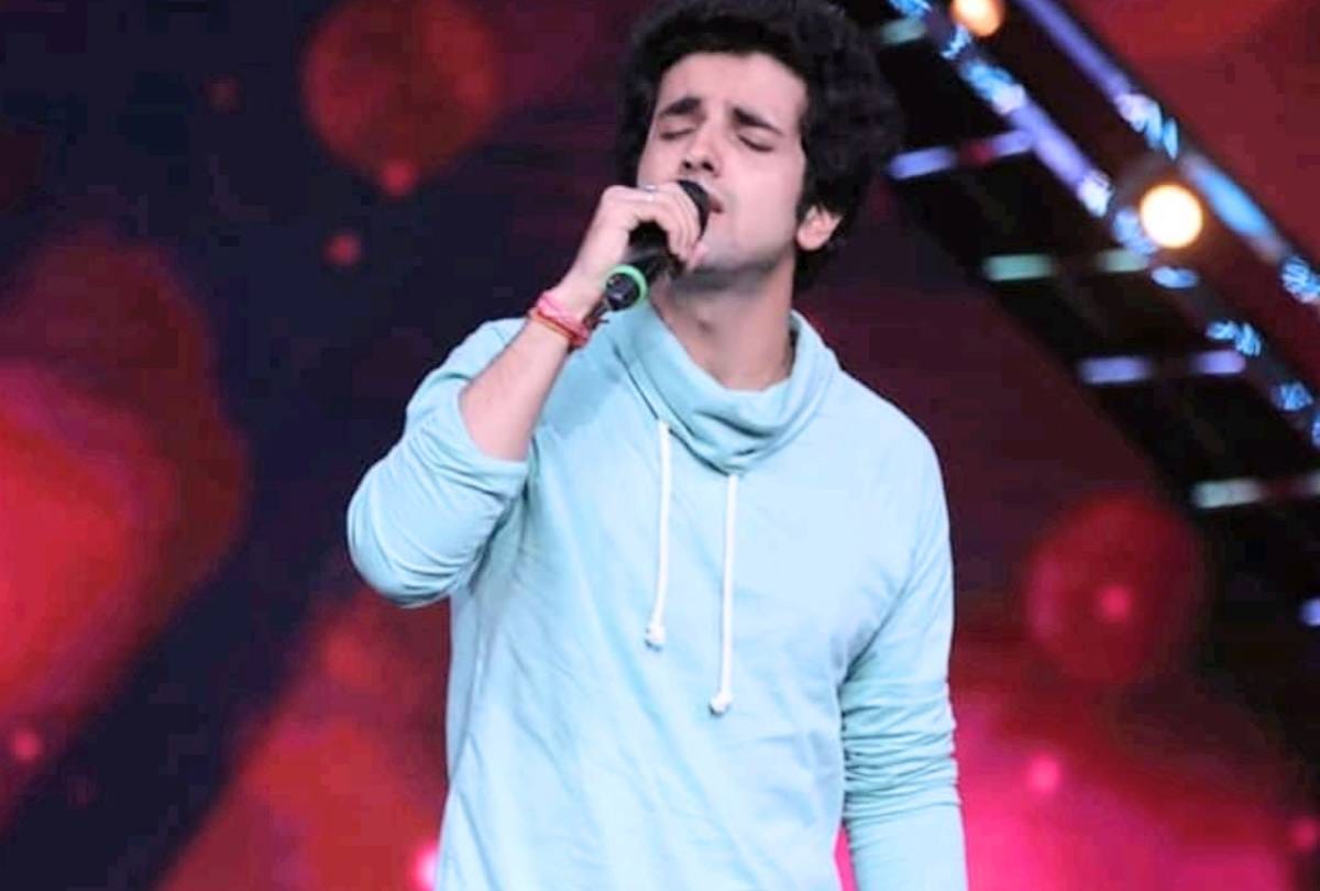 ankush bhardwaj in indial idol top 12