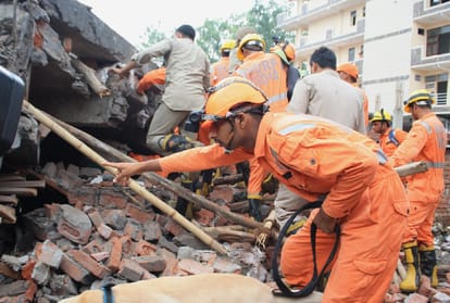 building collapsed one dead in Ghaziabad
