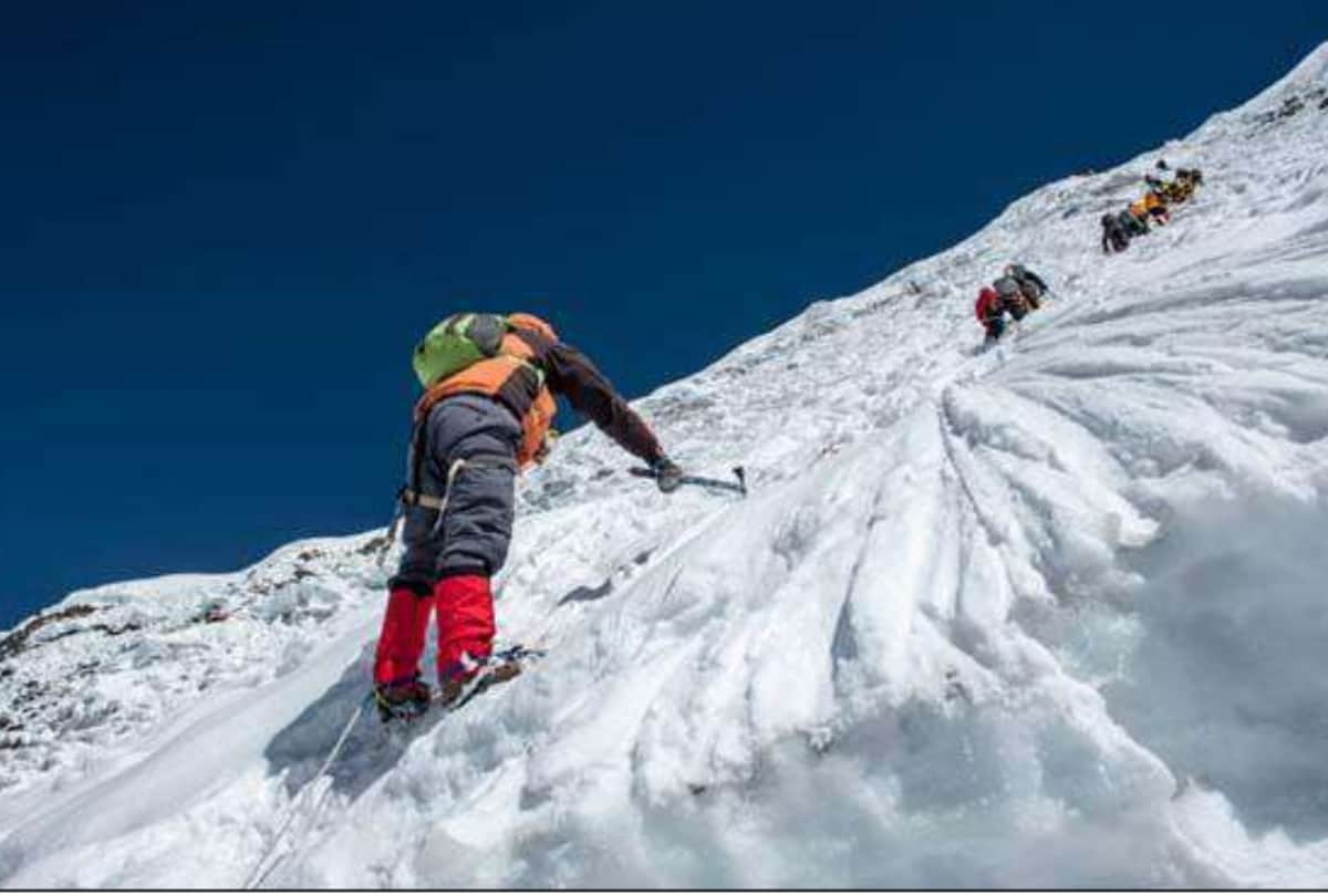 delhi ncr student make career in Mountaineering pilot Wildlife Photography and Intelligence Agencies