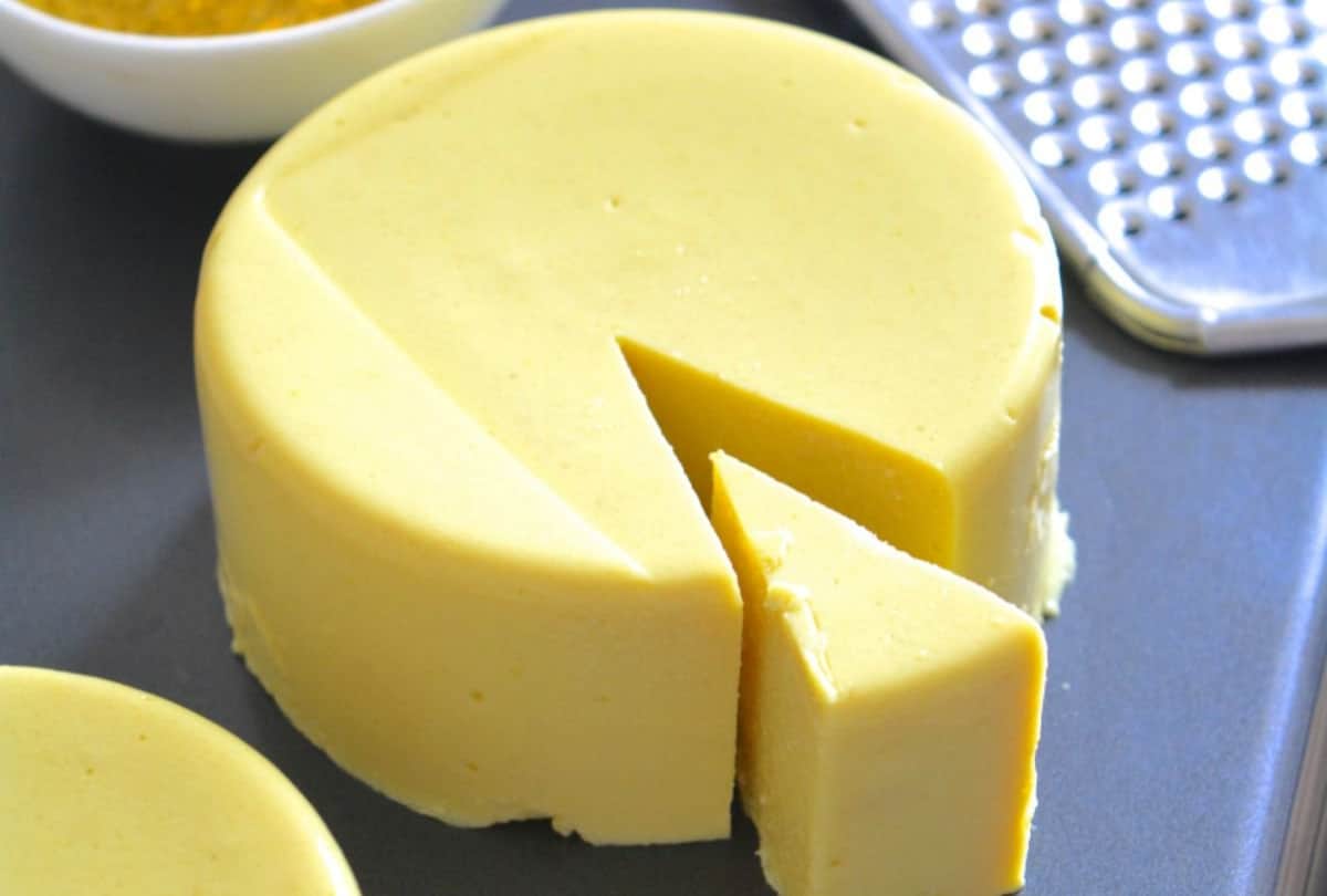 Health Benefits Of Eating Cheese in Hindi