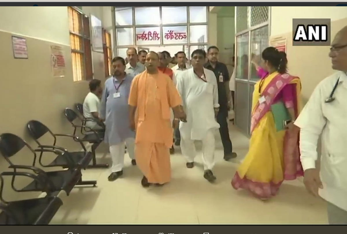 Cm yogi adityanath in farrukhabad district hospital
