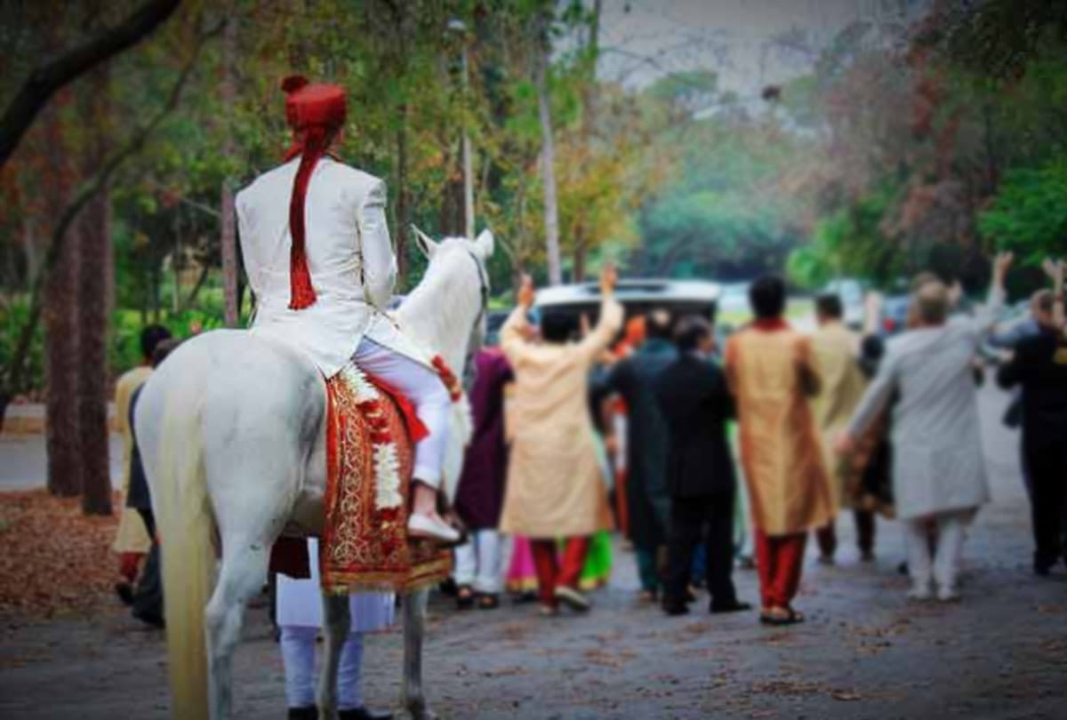 Bride refuses marriage looking at groom
