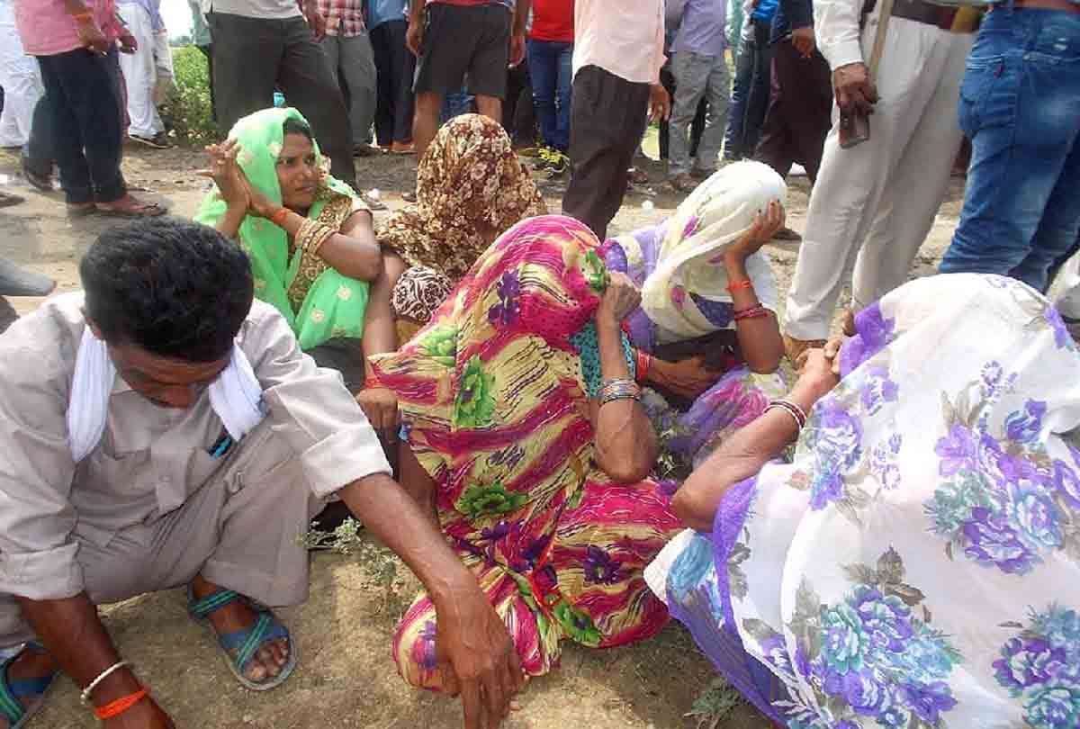 four died and seven wounded due to Tractor trolley falls into canal