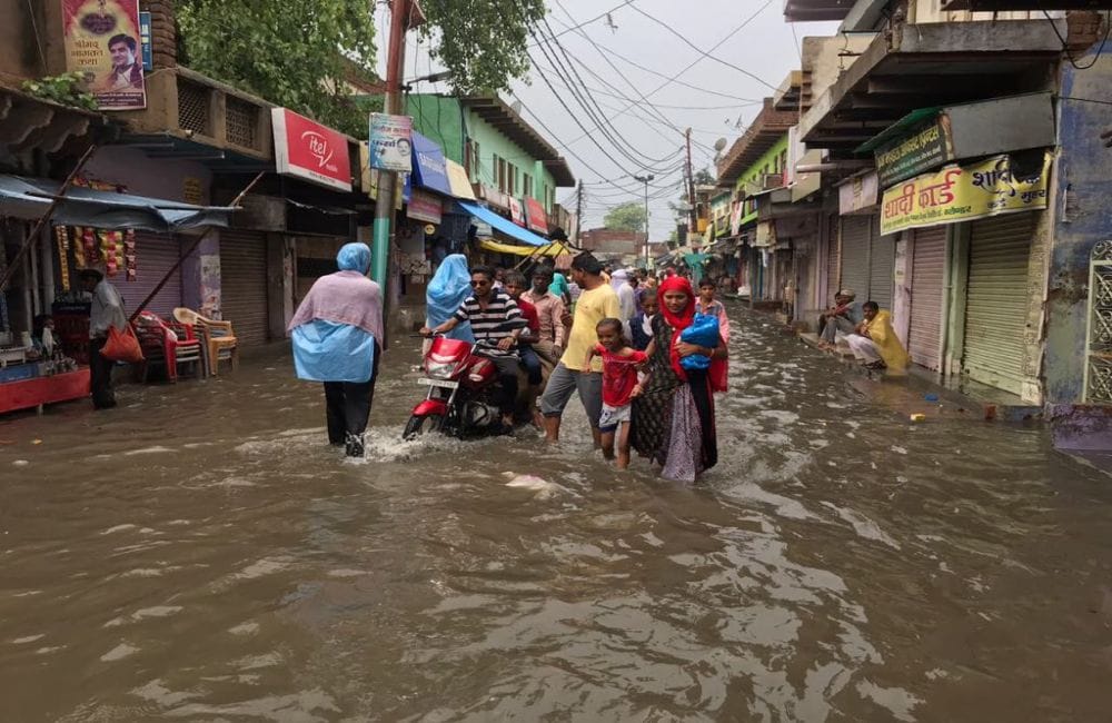 devotees troubles due to water logging on parikrama marg of mudiya purnima mela 