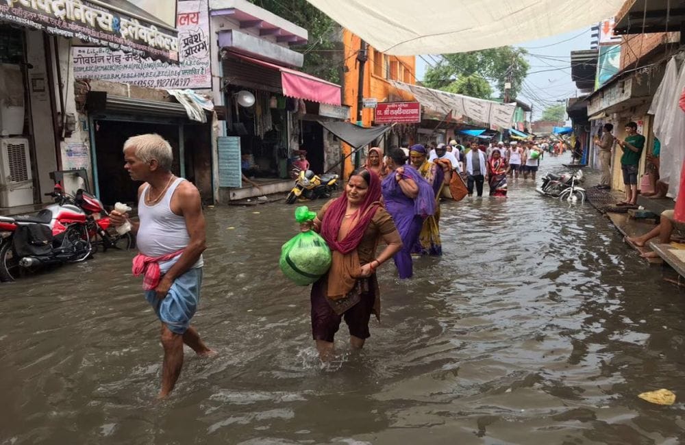devotees troubles due to water logging on parikrama marg of mudiya purnima mela 