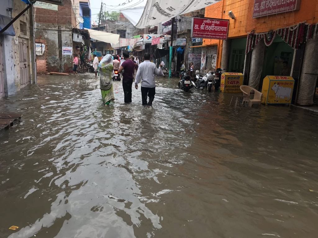 devotees troubles due to water logging on parikrama marg of mudiya purnima mela 