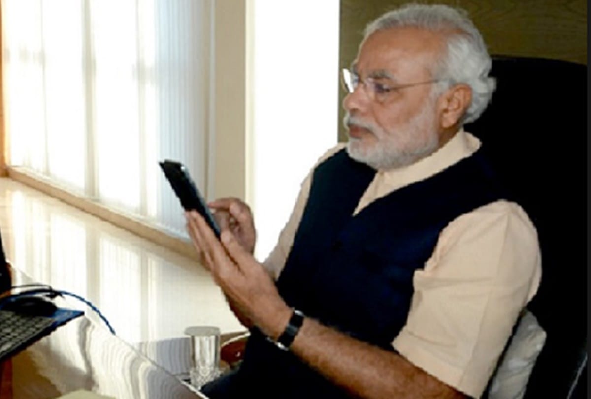Narendra Modi interacts with twitter users and gave wittiest reply 