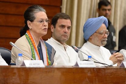 Will Rahul Gandhi be able to save congress as Indira and Sonia did