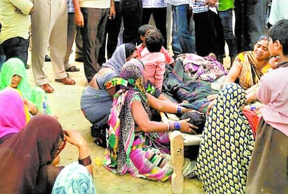 four children died due to drown in the gomti river