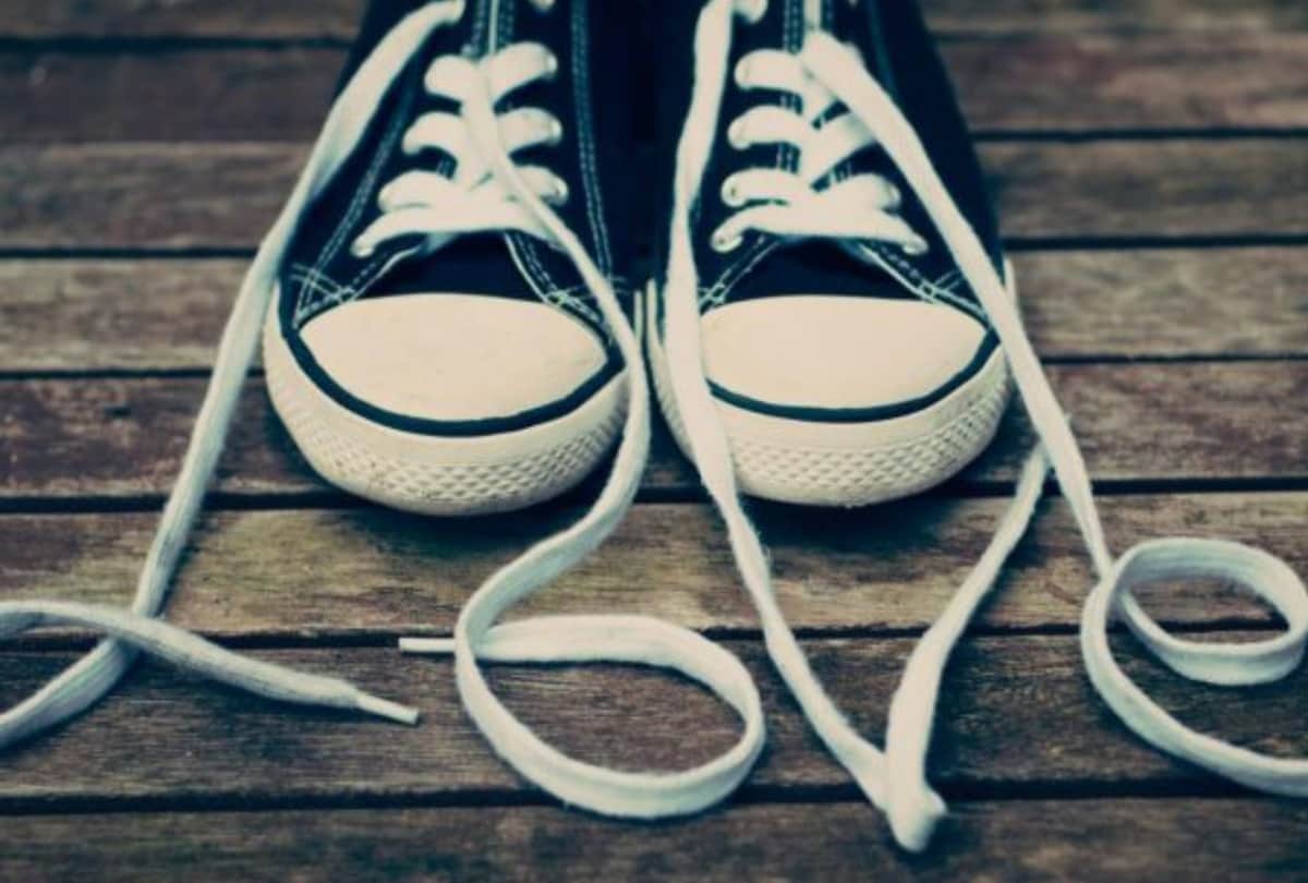 man killed his brother by shoelace in delhi