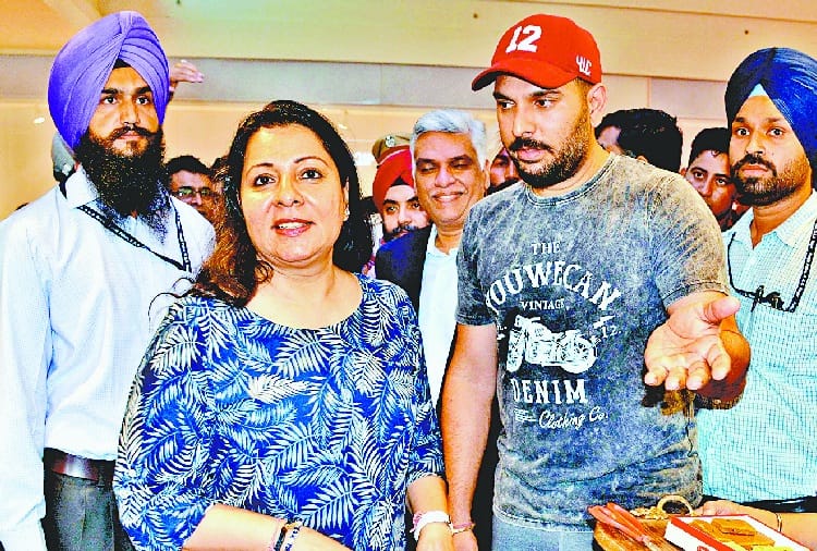 Cricketer Yuvraj Singh made awareness about cancer in mohali